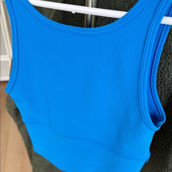 Lululemon Power Pivot Tank. PTP: 11”. XS - Picture 4 of 4